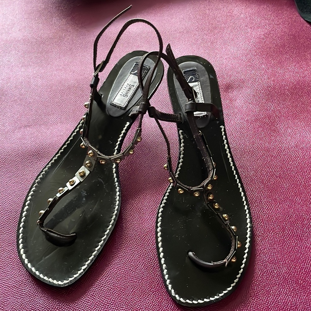 Swains - 10 - NWOT Brown leather sandals w/small Sq silver & gold embellishments